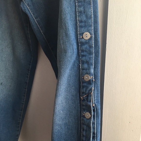 Wide-Leg Jeans - Picture 3 of 3